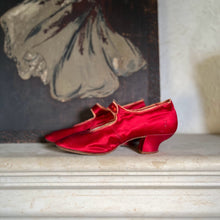 Load image into Gallery viewer, c. 1900-1920 Red Silk Shoes