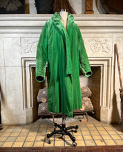 Load image into Gallery viewer, 1920s Green Silk Velvet Coat