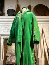 Load image into Gallery viewer, 1920s Green Silk Velvet Coat