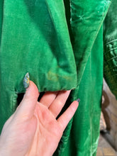 Load image into Gallery viewer, 1920s Green Silk Velvet Coat