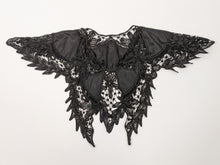 Load image into Gallery viewer, 1890s-1900s Black Lace Collar