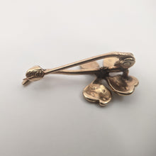 Load image into Gallery viewer, Edwardian 10k Gold Shamrock Brooch