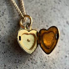 Load image into Gallery viewer, c. 1940s Heart Locket Necklace