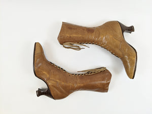 1920s Tan Lace Up Louis Heel Boots | Approx Sz 5