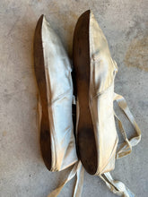 Load image into Gallery viewer, Early-Mid 19th c. Cream Silk Slippers