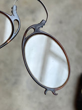 Load image into Gallery viewer, c. 1880s-1890s Tortoise Shell Pince Nez in Case