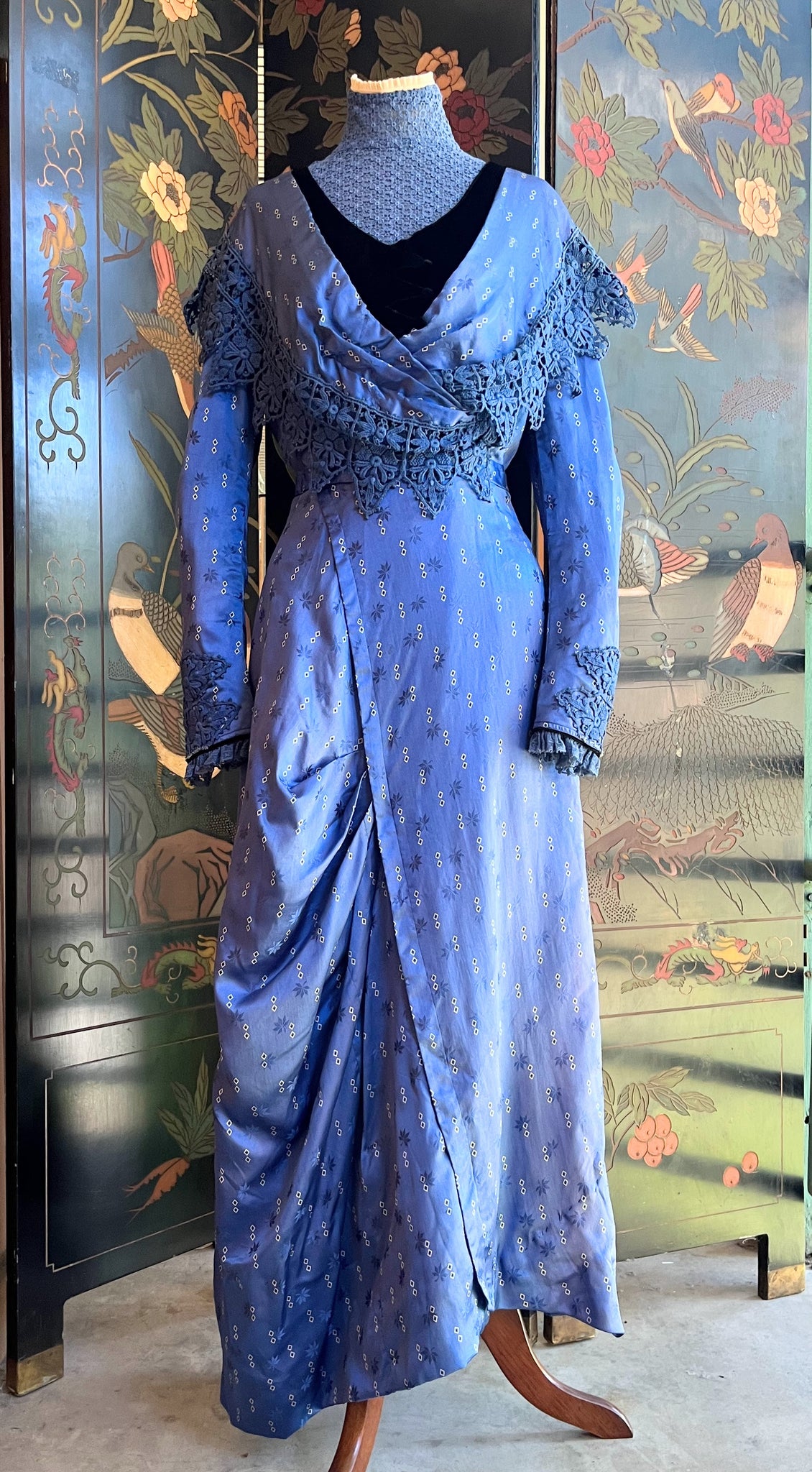 c. 1911-1912 Blue Silk Dress Witchy Vintage c. 1911-1912 Blue Silk Dress Witchy Vintage