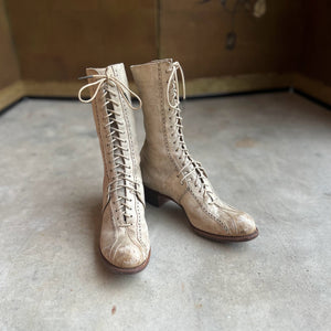 c. 1910s Cream Lace Up Boots | Approx Sz 6