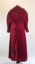 Load image into Gallery viewer, 1930s Red Velvet Opera Coat | XS - Small