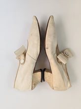 Load image into Gallery viewer, Late Victorian Pointed Toe Wedding Shoes