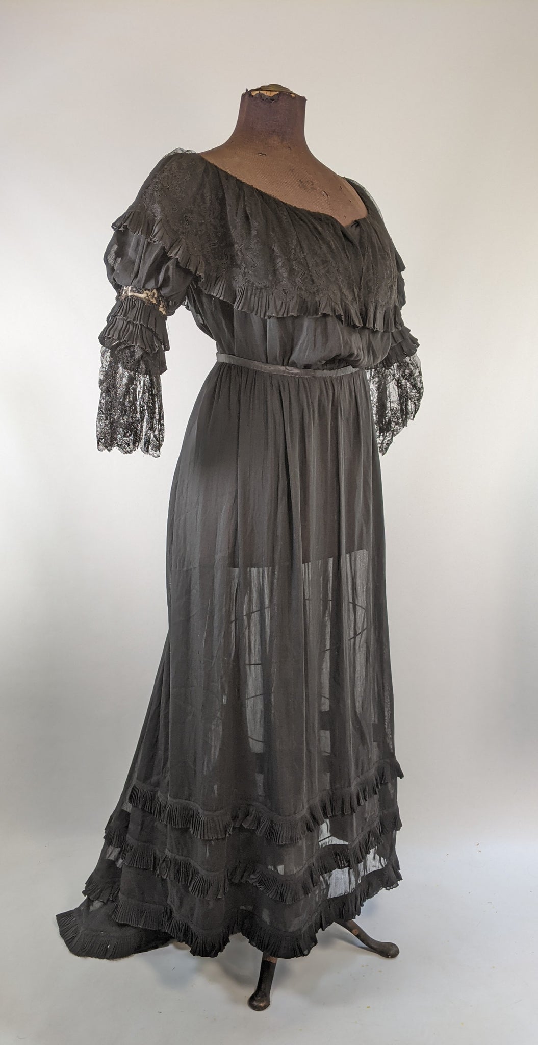 1900s Evening Gown Witchy Vintage 1900s Evening Gown Witchy Vintage