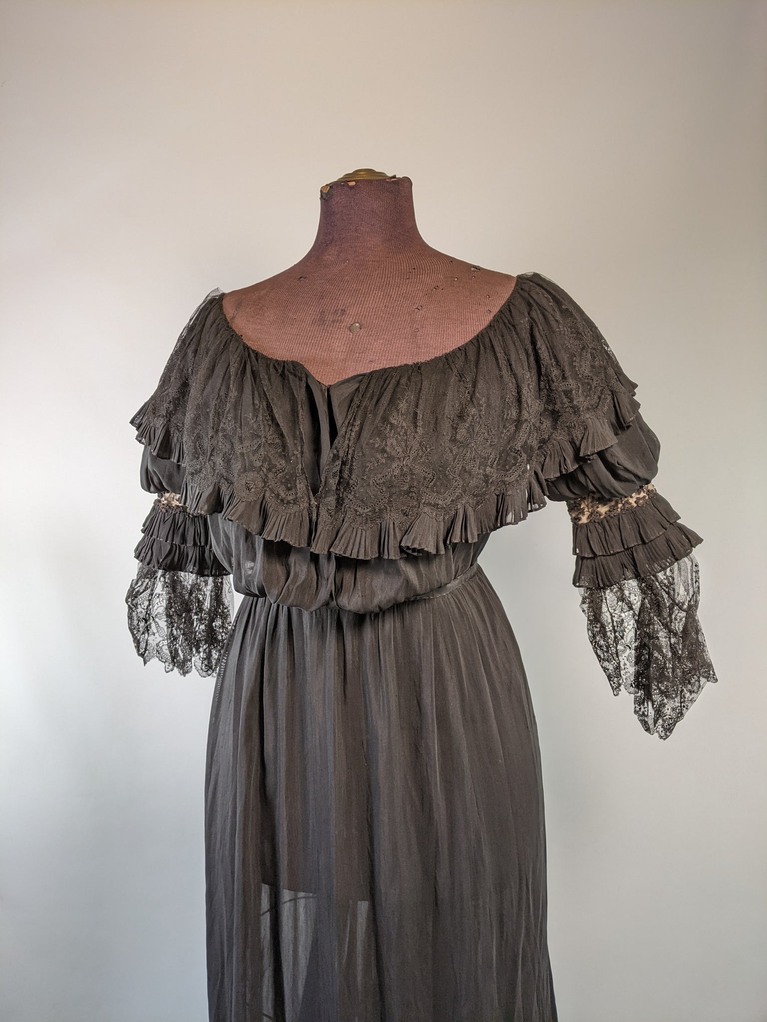 1900s Evening Gown Witchy Vintage 1900s Evening Gown Witchy Vintage