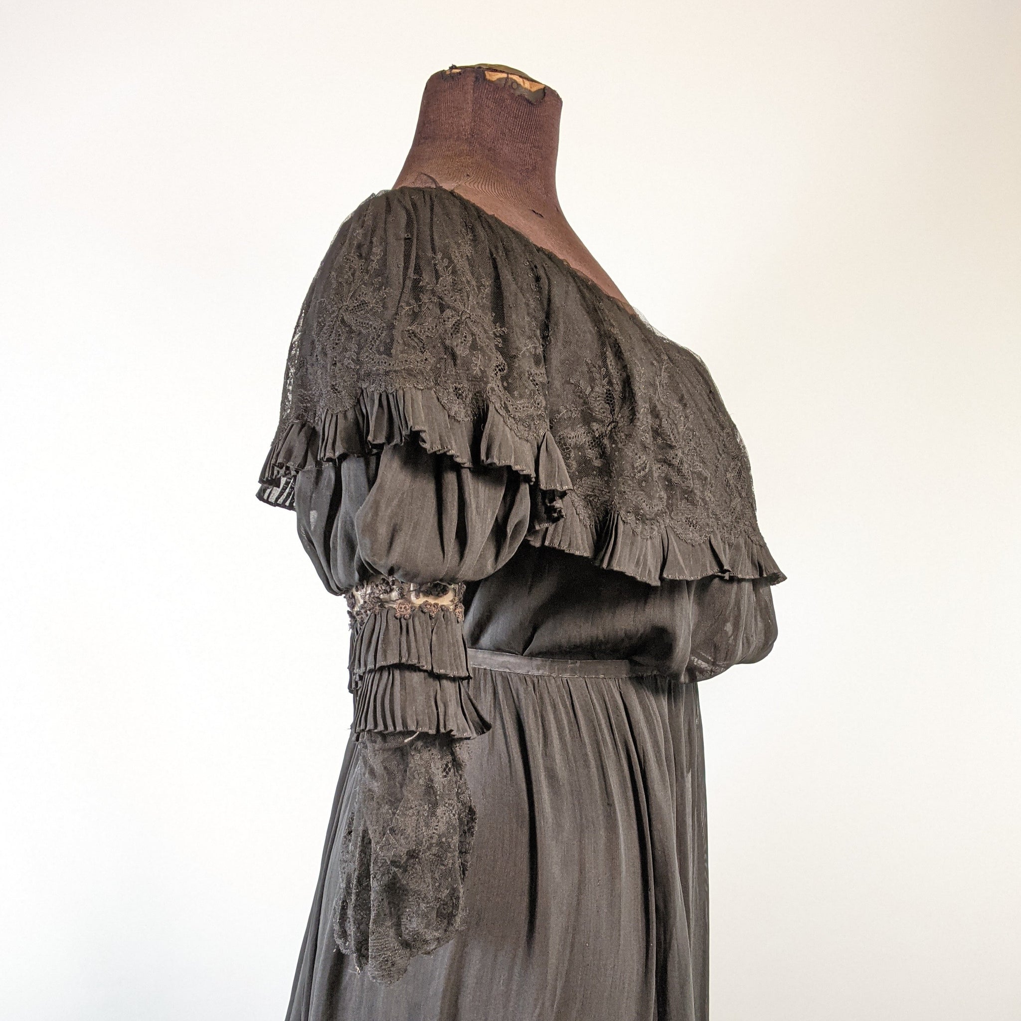 1900s Evening Gown Witchy Vintage 1900s Evening Gown Witchy Vintage