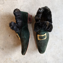 Load image into Gallery viewer, 1890s-1900s Green Slippers
