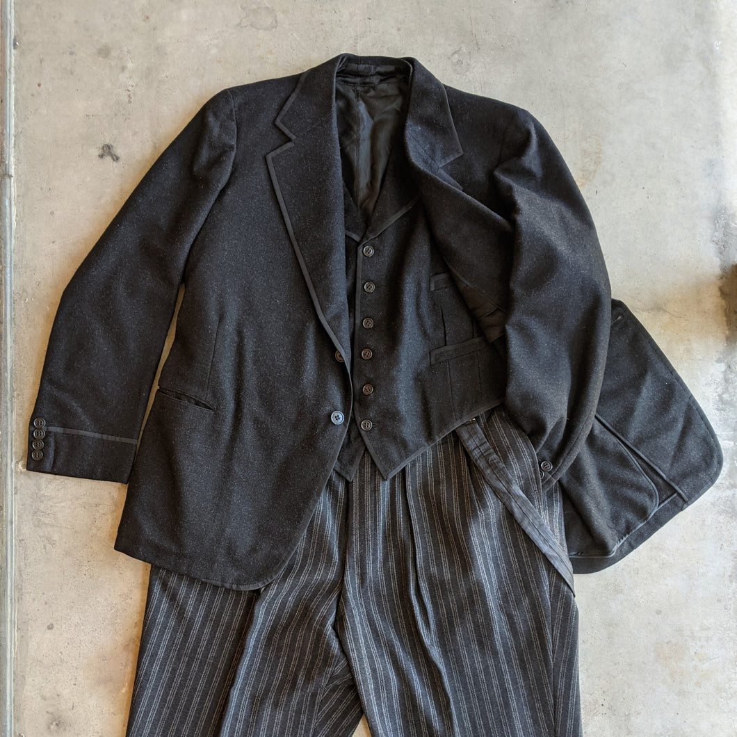 1937 Stroller Suit with Provenance | 38
