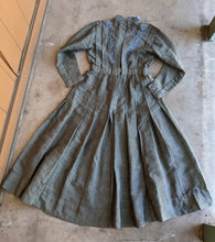 Load image into Gallery viewer, 1900s Green Dress