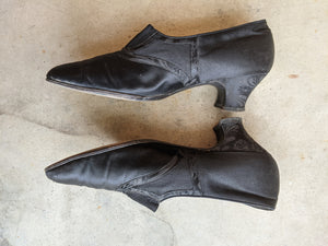 1920s Black Silk Slip On Heels