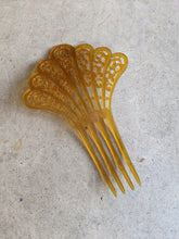 Load image into Gallery viewer, Early Vintage Hair Comb