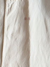 Load image into Gallery viewer, 1900s French Linen Chemise