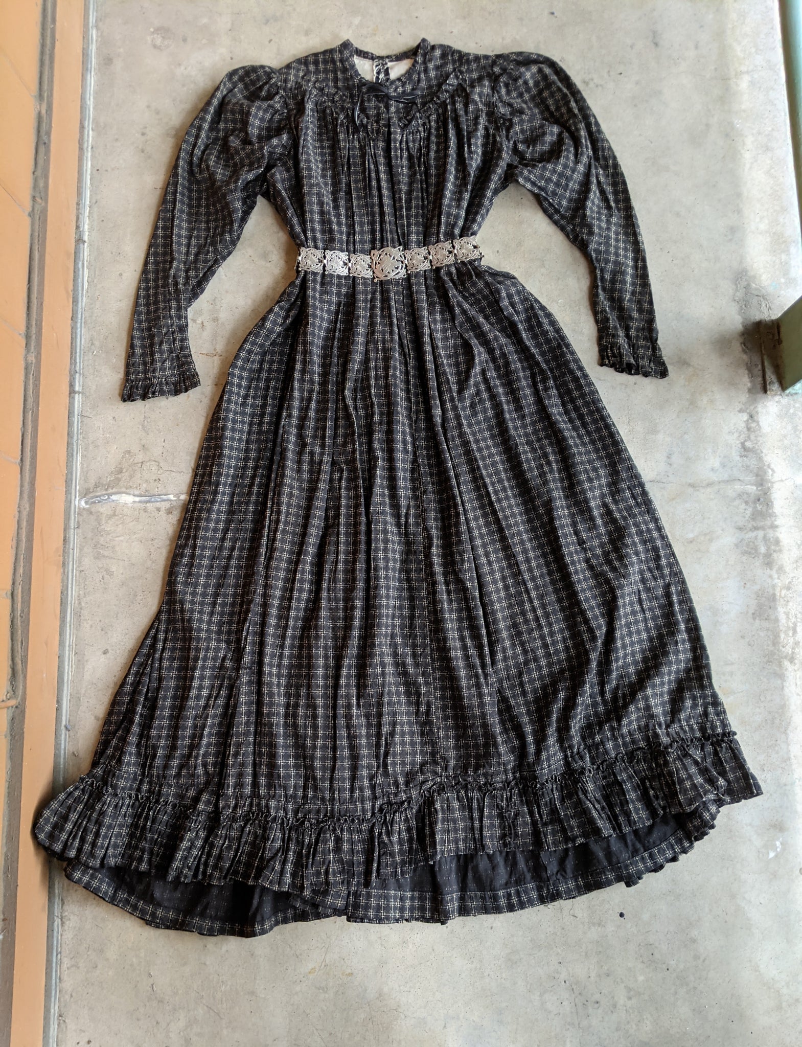1890s Black Wrapper Dress – Witchy Vintage