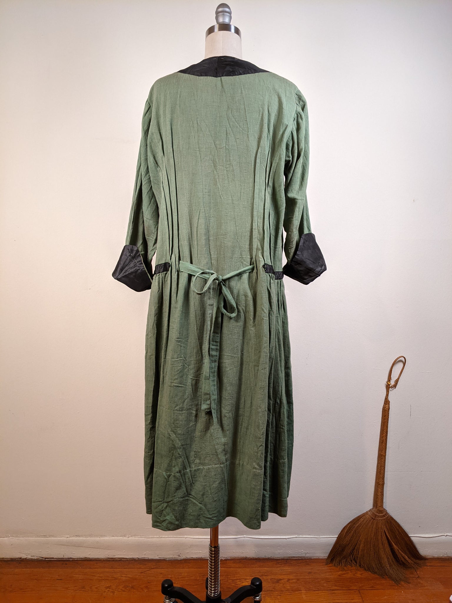 1920s Green Linen Dress 1920s Green Linen Dress