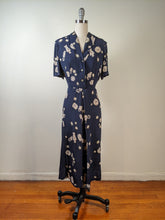 Load image into Gallery viewer, 1940s Novelty Print Rayon Dress