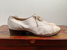 Load image into Gallery viewer, c. 1920s White Nubuck Oxfords | Approx Sz 7