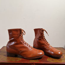 Load image into Gallery viewer, c. 1930s Brown Boots | Approx Sz 4-5