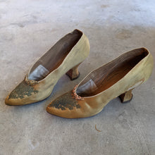 Load image into Gallery viewer, c. Turn of the Century Gold Beaded Pumps
