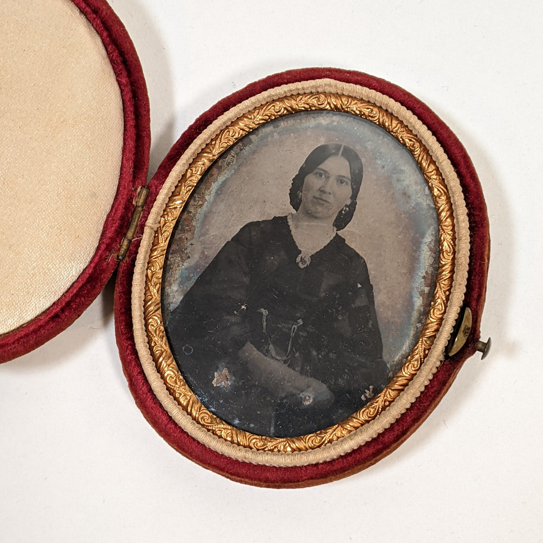 19th c. Tintype Photo in Velvet Case