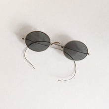 Load image into Gallery viewer, 1890s-1900s Tinted Eyeglasses with Case