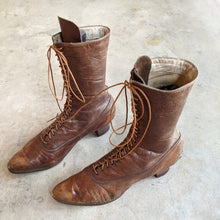 Load image into Gallery viewer, c. 1910s Brown Lace Up Boots | Approx Sz 7.5-8