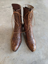 Load image into Gallery viewer, c. 1910s Brown Lace Up Boots | Approx Sz 7.5-8