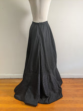 Load image into Gallery viewer, c. 1900s Black Skirt